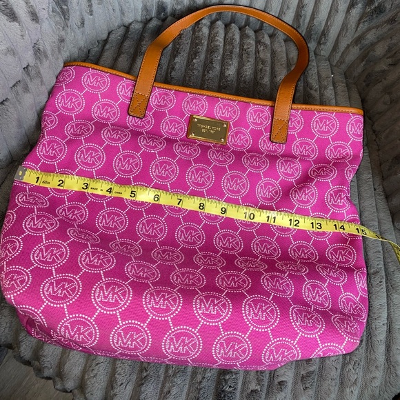 Michael Kors pink shoulder bag - Picture 8 of 11